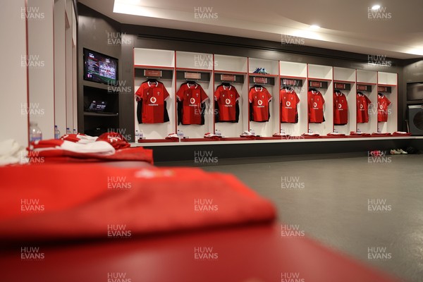 270626 - Barbarians v Wales - Friendly - Wales dressing room before the game