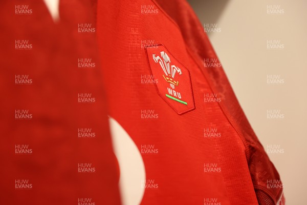 270626 - Barbarians v Wales - Friendly - Wales dressing room before the game