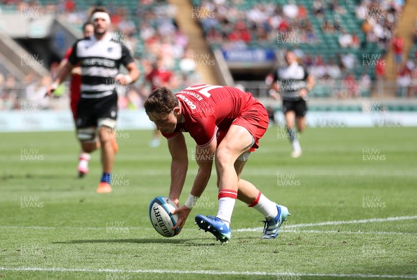 270626 - Barbarians v Wales - Friendly - Dan Edwards of Wales scores a try