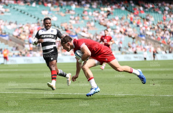 270626 - Barbarians v Wales - Friendly - Dan Edwards of Wales scores a try