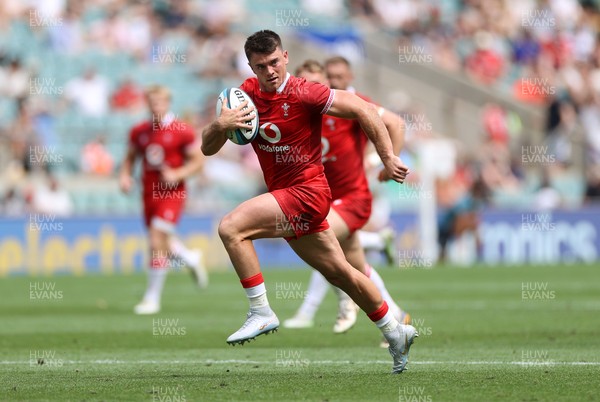 270626 - Barbarians v Wales - Friendly - Reuben Morgan-Williams of Wales runs in to score a try