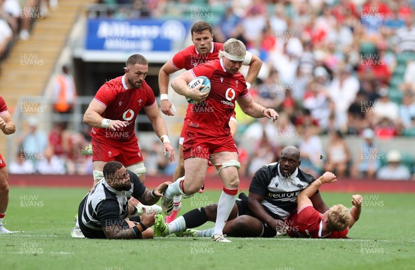 270626 - Barbarians v Wales - Friendly - Aaron Wainwright of Wales makes a break