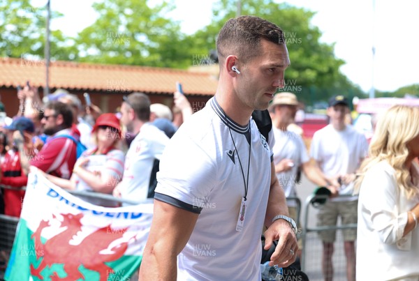 270626 - Barbarians v Wales -  Barbarians George North arrives at the Allianz Stadium
