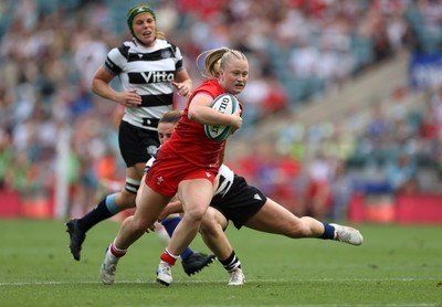 270626 - Barbarians Women v Wales Women - Friendly - Seren Lockwood of Wales runs in to score a try
