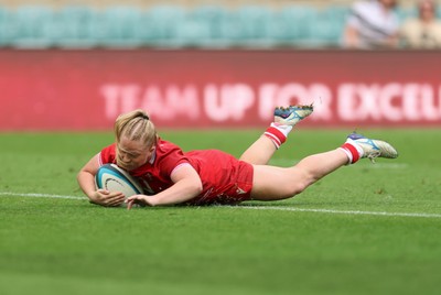 270626 - Barbarians v Wales Women - Seren Lockwood of Wales races in to score try