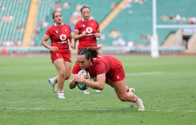 270626 - Barbarians v Wales Women - Courtney Keight of Wales dives in to score try