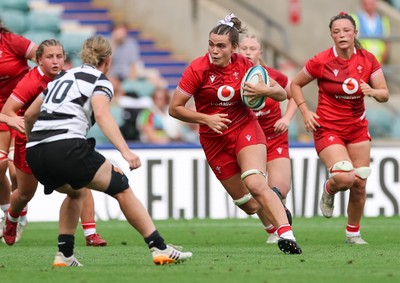 270626 - Barbarians v Wales Women - Bryonie King of Wales