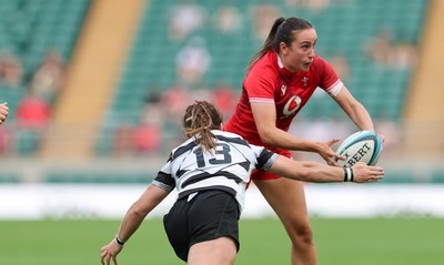 270626 - Barbarians v Wales Women - Nel Metcalfe of Wales