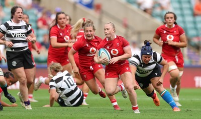 270626 - Barbarians v Wales Women - Seren Lockwood of Wales breaks away