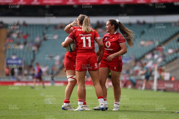 270626 - Barbarians Women v Wales Women - Friendly - Amy Williams of Wales celebrates scoring a try with team mates