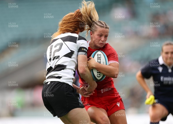 270626 - Barbarians Women v Wales Women - Friendly - Amy Williams of Wales runs in to score a try