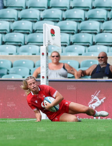 270626 - Barbarians v Wales Women - Amy Williams of Wales races in to score try