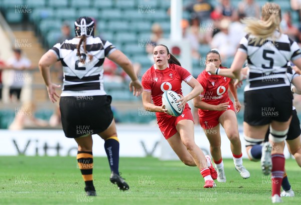 270626 - Barbarians v Wales Women - Nel Metcalfe of Wales breaks away