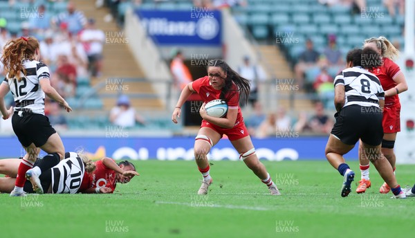 270626 - Barbarians v Wales Women - Jorja Aiono of Wales charges forward