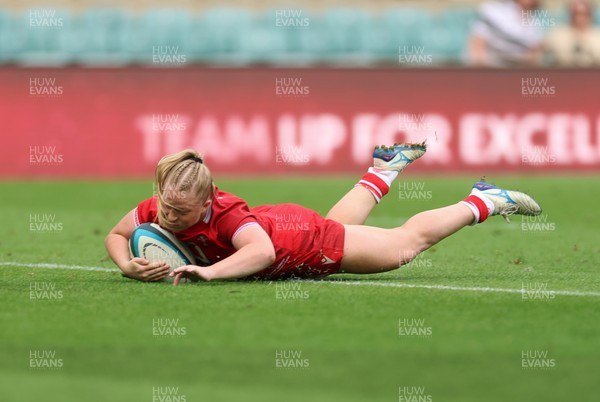 270626 - Barbarians v Wales Women - Seren Lockwood of Wales races in to score try
