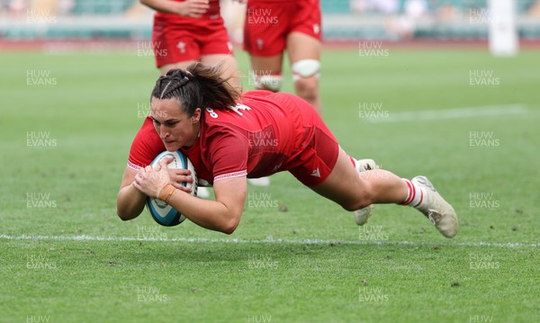 270626 - Barbarians v Wales Women - Courtney Keight of Wales dives in to score try