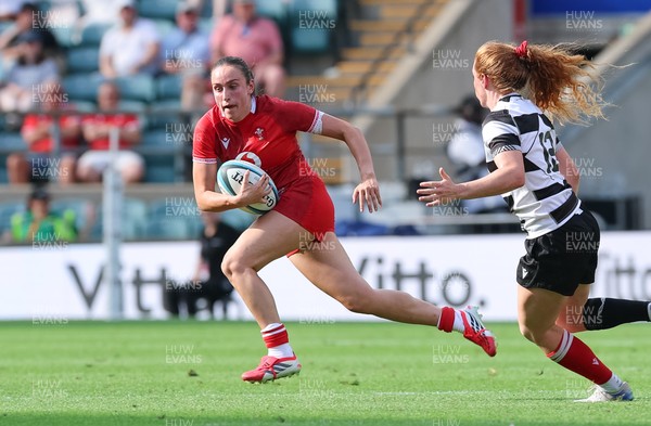 270626 - Barbarians v Wales Women - Nel Metcalfe of Wales