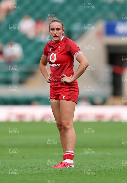 270626 - Barbarians v Wales Women - Nel Metcalfe of Wales