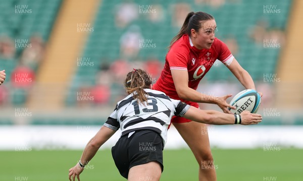 270626 - Barbarians v Wales Women - Nel Metcalfe of Wales