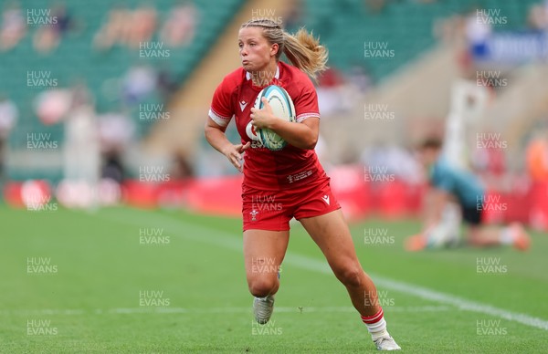 270626 - Barbarians v Wales Women - Amy Williams of Wales