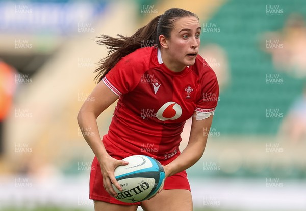 270626 - Barbarians v Wales Women - Nel Metcalfe of Wales