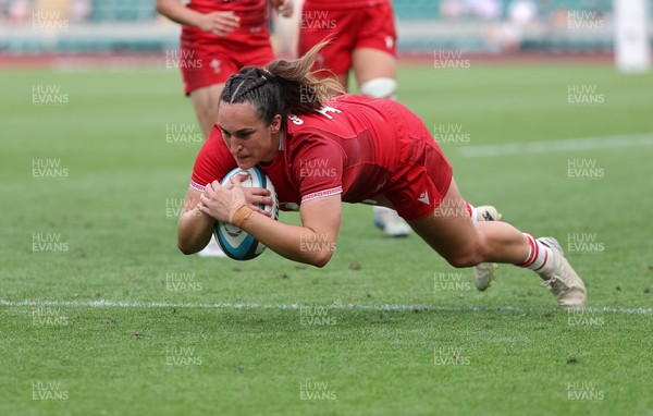 270626 - Barbarians v Wales Women - Courtney Keight of Wales races in to score try