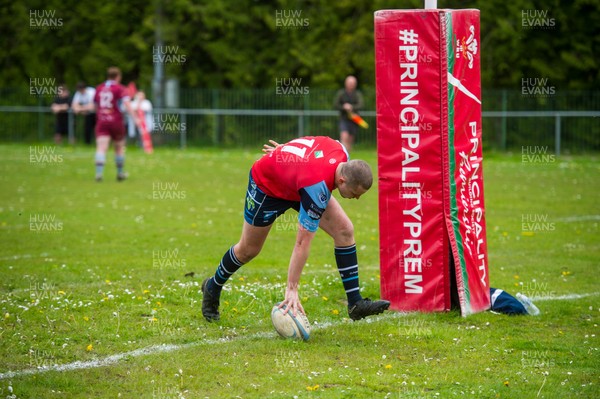 020526 - Bargoed Athletic v Bettws - Admiral National League 5 East - 
