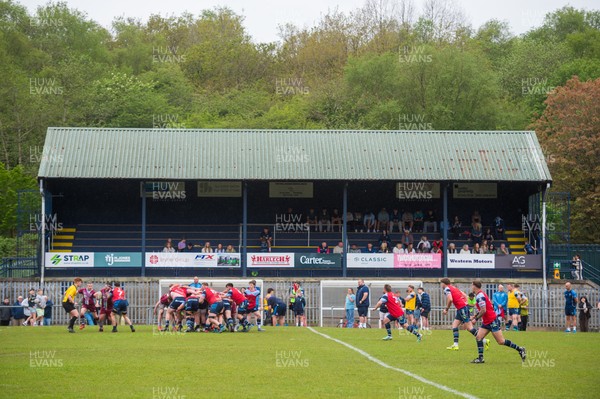 020526 - Bargoed Athletic v Bettws - Admiral National League 5 East - 