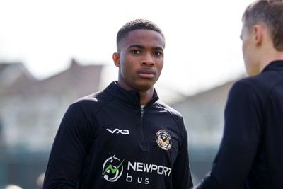 140326 - Barnet v Newport County - Sky Bet League 2 - Tanatswa Nyakuhwa of Newport County warming up