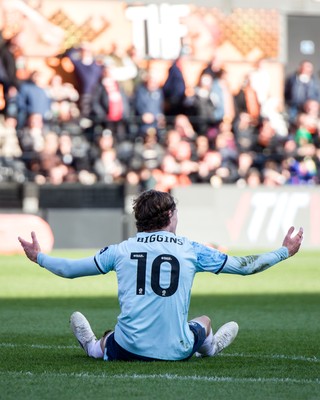 140326 - Barnet v Newport County - Sky Bet League 2 - Harrison Biggins of Newport County