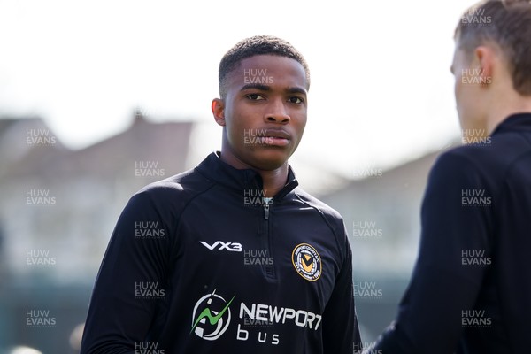 140326 - Barnet v Newport County - Sky Bet League 2 - Tanatswa Nyakuhwa of Newport County warming up