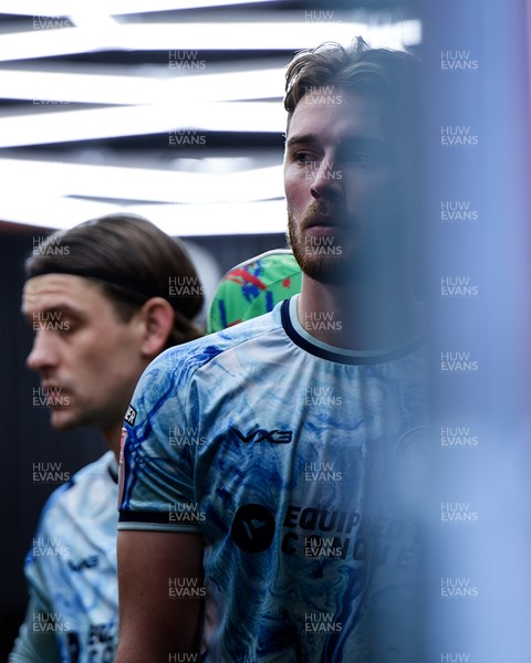 140326 - Barnet v Newport County - Sky Bet League 2 - Matthew Baker of Newport County before the match