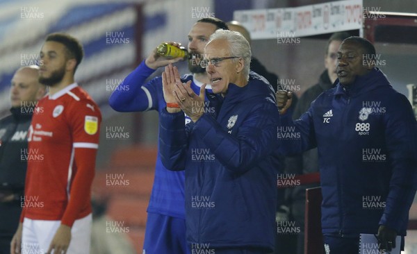 270121 - Barnsley v Cardiff City - Sky Bet Championship - Manager Mick McCarthy of Cardiff applauds Cardiff 1st goal