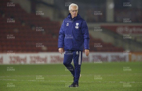 270121 - Barnsley v Cardiff City - Sky Bet Championship -Manager Mick McCarthy of Cardiff leaves the pitch at the end of the game 