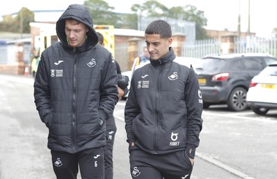 191019 - Barnsley v Swansea City - Sky Bet Championship - Jay Fulton and Yan Dhanda  of Swansea