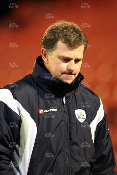 22.01.11 -Barnsley v Swansea City, Npower Championship - Barnsley Manager Mark Robbins 