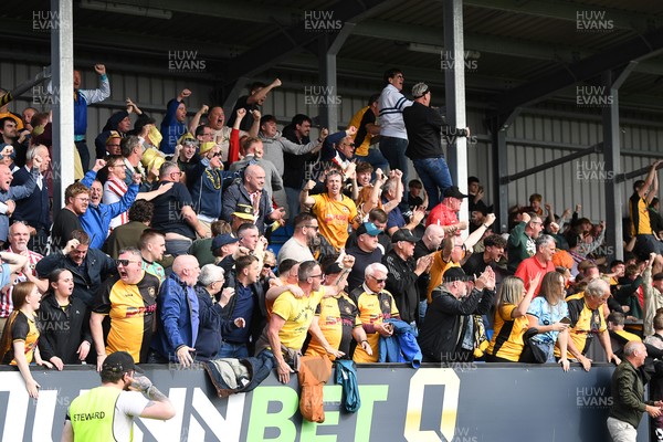 020526 - Barrow v Newport County - Sky Bet League 2 -  Newport celebrate after equalising