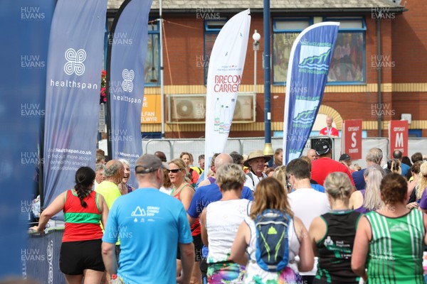 040819 - Barry Island 10k road race, Barry - Runners head to the finish in the Barry Island 10K
