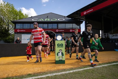 050525 - Barry v Gorseinon - U18 Plate Final - Boys U18s Finals Day - Teams run out into the pitch