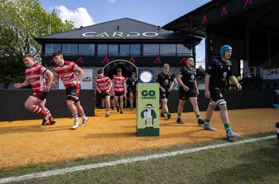 050525 - Barry v Gorseinon - U18 Plate Final - Boys U18s Finals Day - Teams run out into the pitch