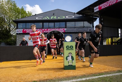 050525 - Barry v Gorseinon - U18 Plate Final - Boys U18s Finals Day - Teams run out into the pitch