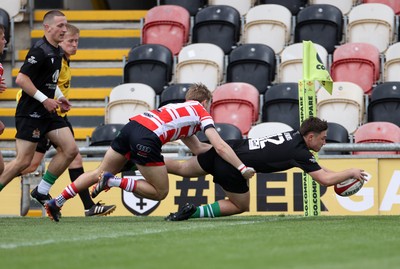 050525 - Barry v Gorseinon - U18 Plate Final - Boys U18s Finals Day - Joe Jenkins of Barry scores a try