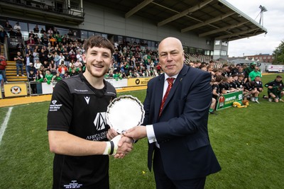 050525 - Barry v Gorseinon - U18 Plate Final - Boys U18s Finals Day - Barry lift the Plate