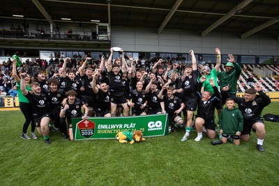 050525 - Barry v Gorseinon - U18 Plate Final - Boys U18s Finals Day - Barry lift the Plate