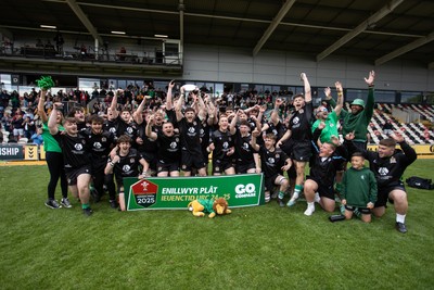 050525 - Barry v Gorseinon - U18 Plate Final - Boys U18s Finals Day - Barry lift the Plate