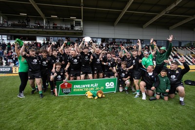 050525 - Barry v Gorseinon - U18 Plate Final - Boys U18s Finals Day - Barry lift the Plate