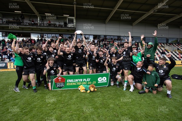 050525 - Barry v Gorseinon - U18 Plate Final - Boys U18s Finals Day - Barry lift the Plate