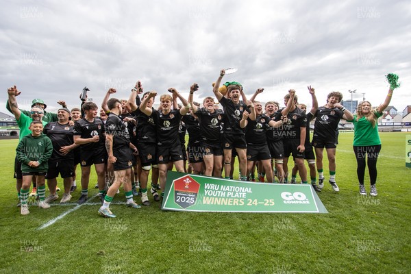 050525 - Barry v Gorseinon - U18 Plate Final - Boys U18s Finals Day - Barry lift the Plate