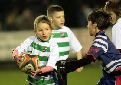 100212 Cardiff Blues v Connacht - RaboDirect PRO 12 -Blues' Tag rugby Barry(green and white) v Penarth