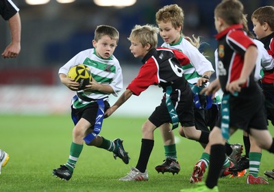 01.10.11 - Cardiff Blues v Glasgow Warriors, RaboDirect Pro 12 - Action from the Barry v Rhydfelin Half Time Under 8s Tag Match    
